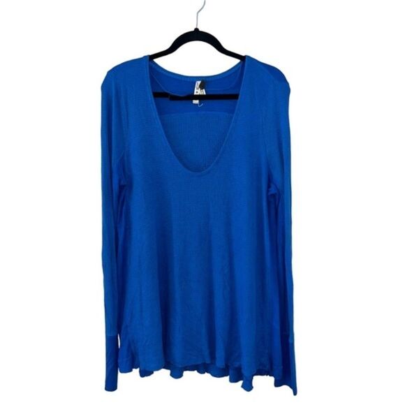 We The Free Malibu soft knit Thermal Blue oversized distressed Top - Picture 2 of 11